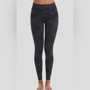 Spanx EcoCare Seamless Leggings black camo new with tag medium look at me